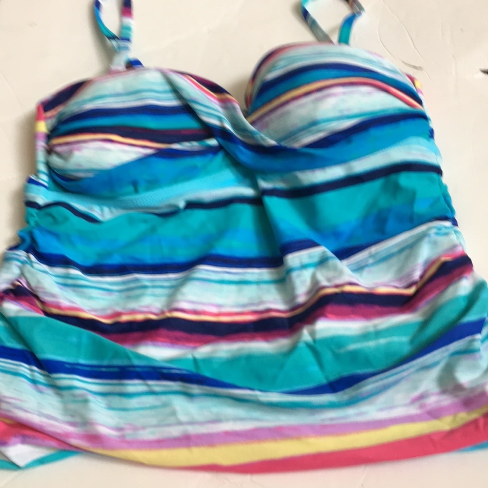 FINAL MARKDOWN Ladies 2Bamboo swimsuit top medium